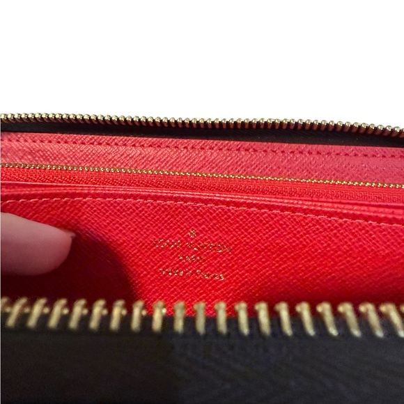 Louis Vuitton Original World Tour Zippy Wallet - Picture 5 of 14